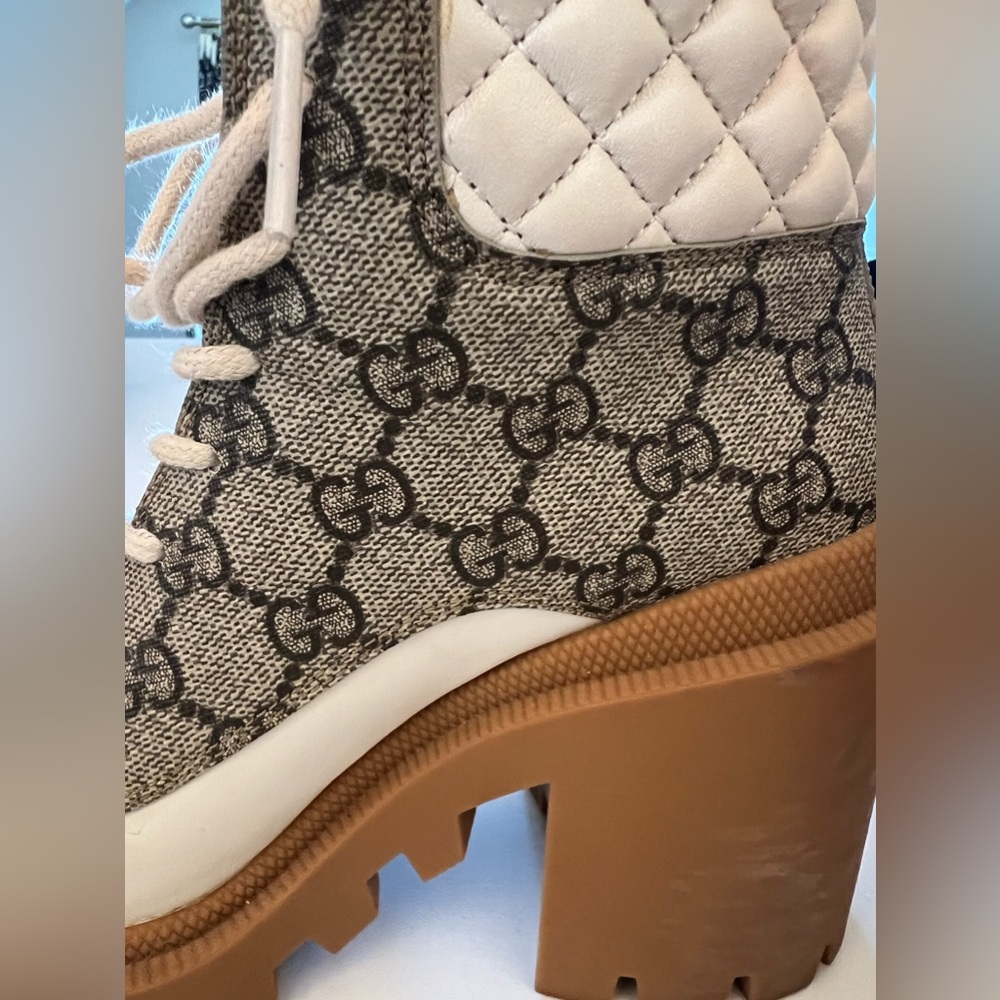Gucci GG Supreme monogram Napa short logo lace up boots with platform. Size 36.5